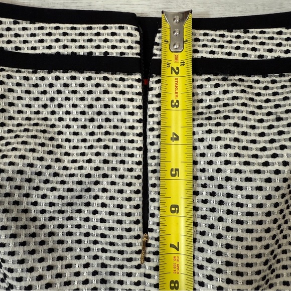 Calvin Klein Pencil Skirt with Black and White Geometric Design Size 6P - Picture 11 of 17